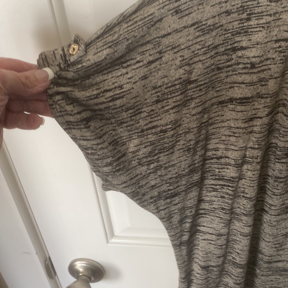 Top - Picture 3 of 4